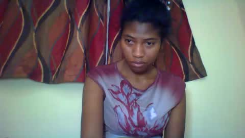 Snapshot of karoliee chatting on 07-16-26, 10:43 karoliee online show from 07-16-26, 10:43