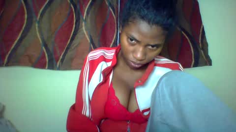 Snapshot of karoliee chatting on 07-19-26, 04:44 karoliee online show from 07-19-26, 04:44