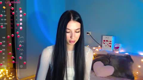 Kira online show from 09-09-25, 02:22