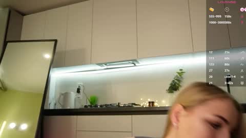 Snapshot of karolina_hotty chatting on 02-20-26, 01:33 Nika online show from 02-20-26, 01:33