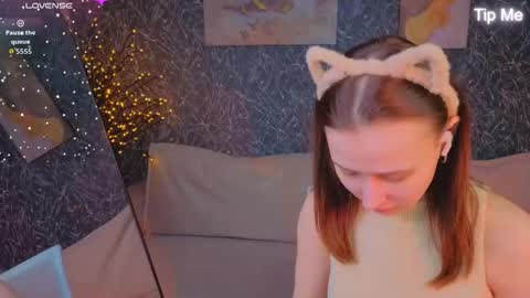 Karolina online show from 05-13-26, 01:14
