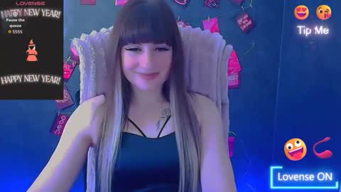 Caroline online show from 05-04-26, 05:47