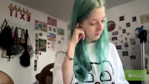 Snapshot of karolinablue chatting on 07-27-26, 09:27 Karoline here online show from 07-27-26, 09:27