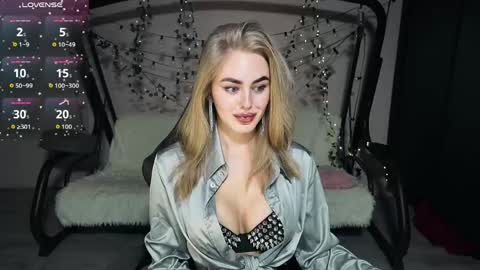 KarolinaHayes online show from 04-03-26, 05:22