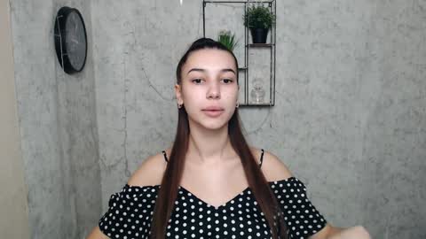 Karolina online show from 01-14-25, 07:06