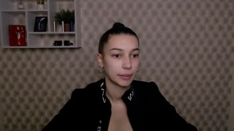 Karolina online show from 01-16-25, 07:07