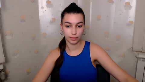 Karolina online show from 02-08-25, 01:11