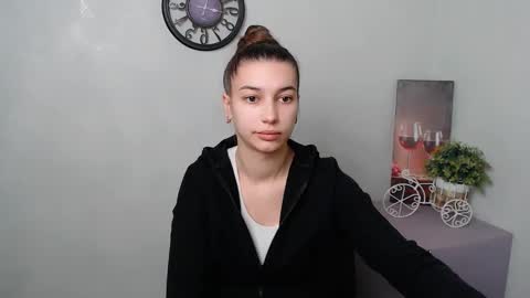 Karolina online show from 02-19-25, 10:01