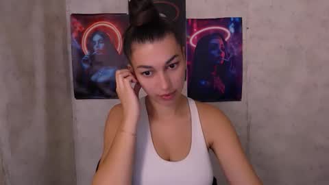 Karolina online show from 09-18-25, 04:58