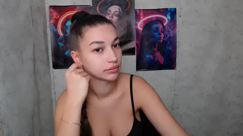 Karolina online show from 09-26-25, 05:00