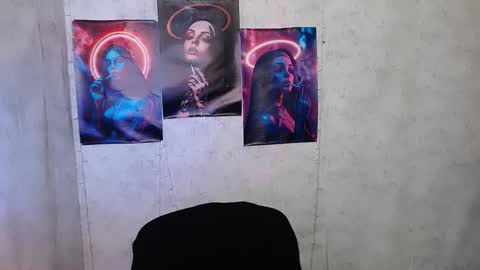 Karolina online show from 10-15-25, 05:51