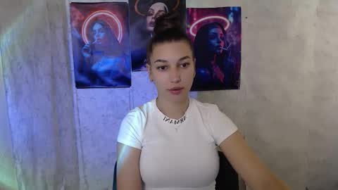 Karolina online show from 10-17-25, 05:21