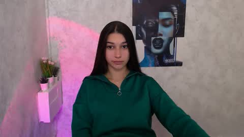 Karolina online show from 10-18-25, 06:16