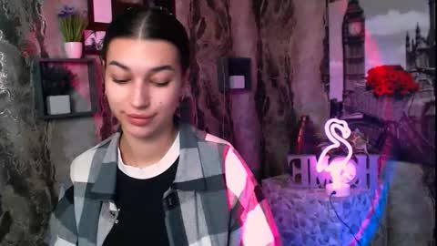 Karolina online show from 10-21-25, 05:19