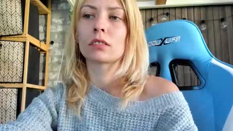 karoline121 online show from 09-18-25, 09:22