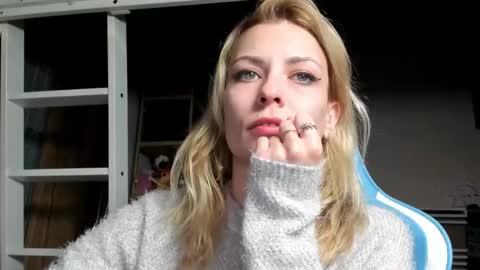 karoline121 online show from 11-10-25, 09:47