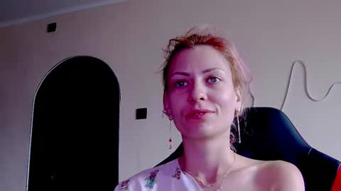 karoline121 online show from 11-20-25, 09:20