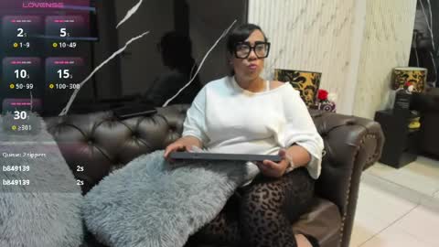 My name is  Miss Karol online show from 06-03-26, 11:24