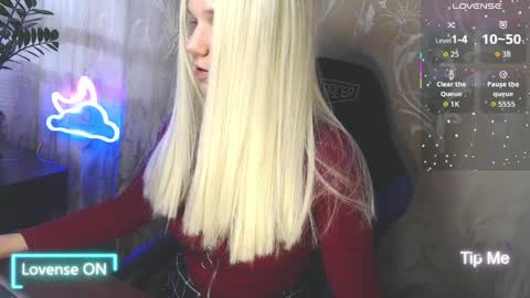 Caroline Fox online show from 04-05-26, 06:54