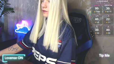 Caroline Fox online show from 04-09-26, 09:15