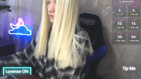 Caroline Fox online show from 04-10-26, 07:35