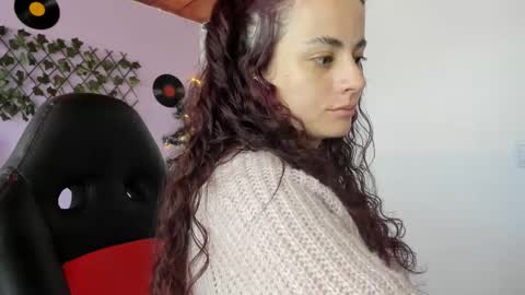 Snapshot of kassandra_james chatting on 12-17-24, 01:05 kassandra james online show from 12-17-24, 01:05