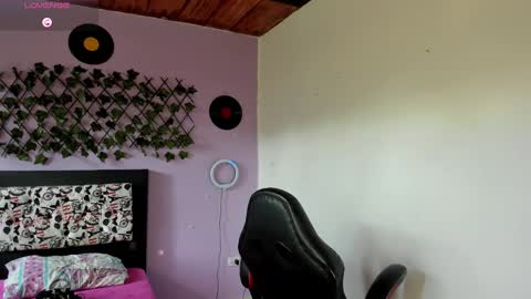 Snapshot of kassandra_james chatting on 01-15-25, 09:20 kassandra james online show from 01-15-25, 09:20