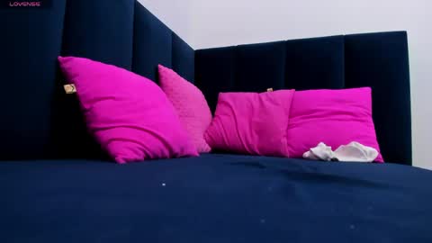 Snapshot of kat__cat chatting on 04-24-26, 02:25 kat__cat online show from 04-24-26, 02:25