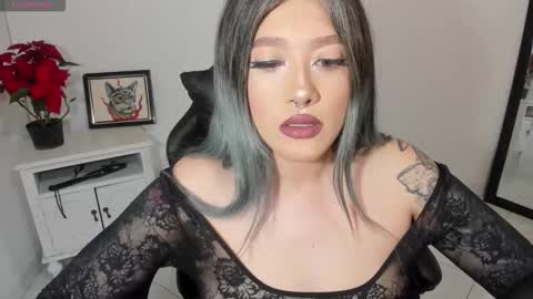 Alicia online show from 11-18-25, 02:50