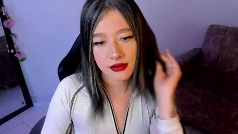 Alicia online show from 05-17-26, 01:58