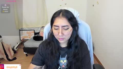 Snapshot of kat_ly_chan chatting on 09-11-25, 02:39 Kat       online show from 09-11-25, 02:39