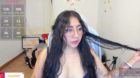 Snapshot of kat_ly_chan chatting on 10-05-25, 02:26 Kat       online show from 10-05-25, 02:26