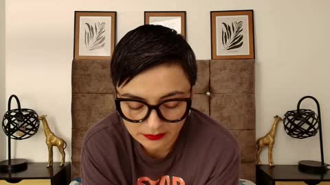 Snapshot of kat_paradisse chatting on 09-21-25, 07:37 kat paradisse online show from 09-21-25, 07:37