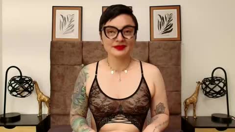Snapshot of kat_paradisse chatting on 09-26-25, 07:29 kat paradisse online show from 09-26-25, 07:29