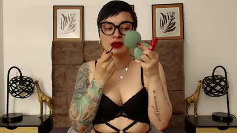 Snapshot of kat_paradisse chatting on 09-30-25, 07:52 kat paradisse online show from 09-30-25, 07:52