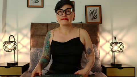 Snapshot of kat_paradisse chatting on 04-26-26, 02:42 kat paradisse online show from 04-26-26, 02:42