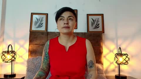 Snapshot of kat_paradisse chatting on 05-20-26, 12:11 kat paradisse online show from 05-20-26, 12:11
