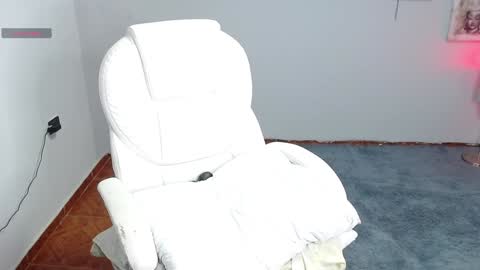 Snapshot of kataley4 chatting on 12-21-24, 10:30 kataley4 online show from 12-21-24, 10:30