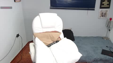 Snapshot of kataley4 chatting on 01-08-25, 12:06 kataley4 online show from 01-08-25, 12:06