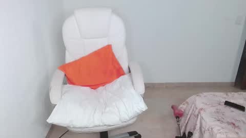 Snapshot of kataley4 chatting on 02-26-25, 02:59 kataley4 online show from 02-26-25, 02:59