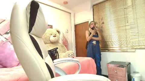 Snapshot of kataleya_bella chatting on 11-19-25, 06:41 kataleya_bella online show from 11-19-25, 06:41