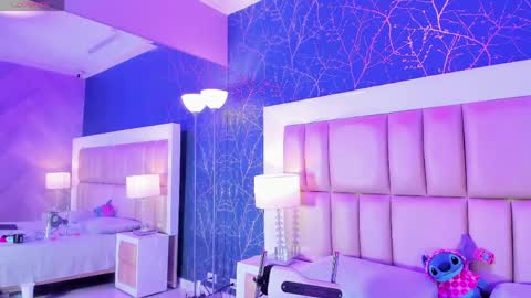 Kiara  online show from 04-11-26, 11:36