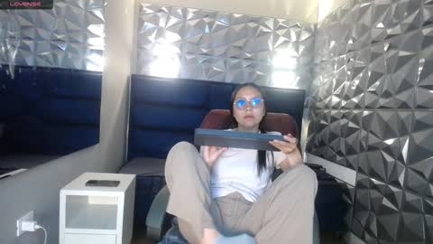 Snapshot of katalina07 chatting on 02-11-26, 05:18 Katalina online show from 02-11-26, 05:18