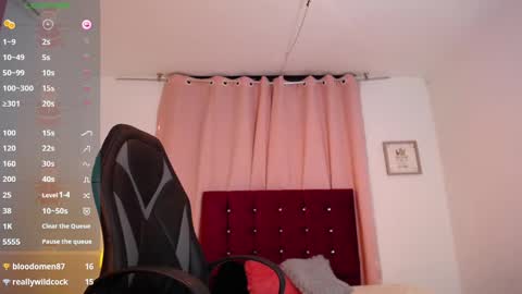       Katalina Miles      online show from 01-10-25, 12:15