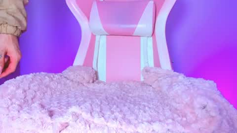 katalinaferreirax online show from 05-19-26, 01:22