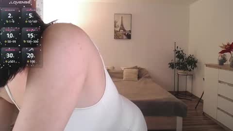 Snapshot of kate124680 chatting on 02-08-25, 10:40 kate124680 online show from 02-08-25, 10:40