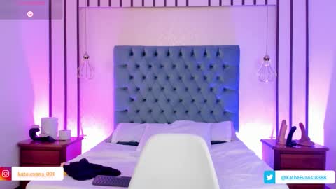 Kate Evans online show from 01-11-26, 02:11