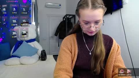 Snapshot of kate_jonson chatting on 12-29-24, 08:33 .Be kind and gentle with me and I will do my best for you. online show from 12-29-24, 08:33