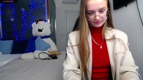 Snapshot of kate_jonson chatting on 01-06-25, 12:57 .Be kind and gentle with me and I will do my best for you. online show from 01-06-25, 12:57