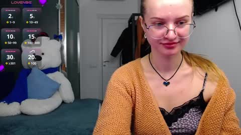 Snapshot of kate_jonson chatting on 01-10-25, 12:58 .Be kind and gentle with me and I will do my best for you. online show from 01-10-25, 12:58
